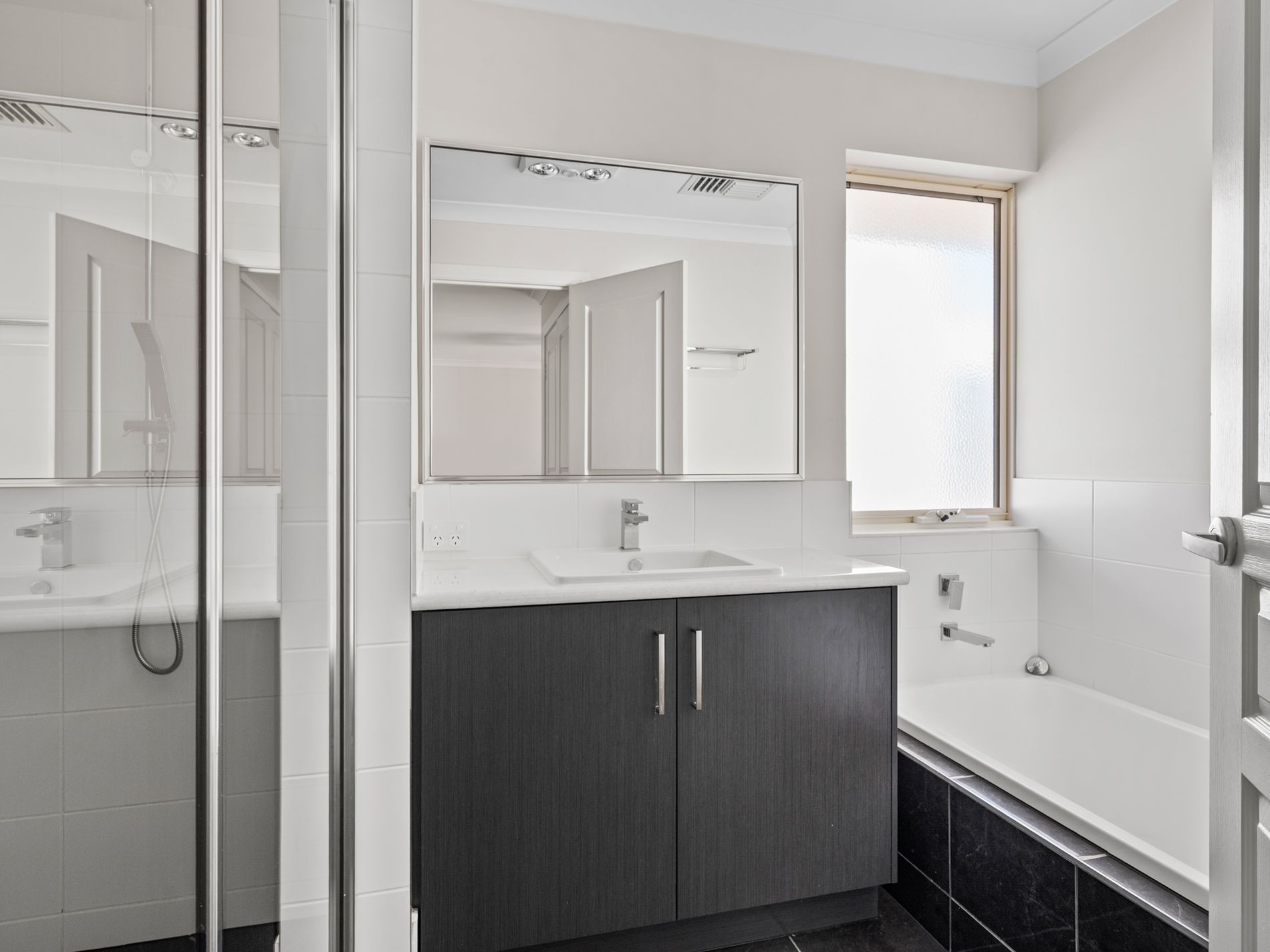 102 Aslett Drive, Karlkurla