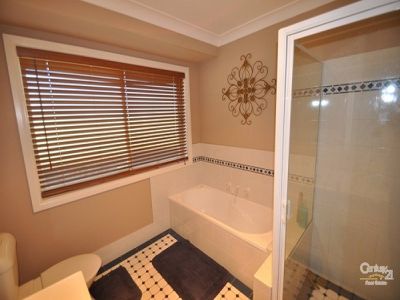 96 Twickenham Drive, Dubbo