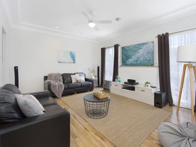 98 Parkes Street, Oak Flats