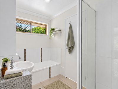 11 Washbrook Crescent, Petrie