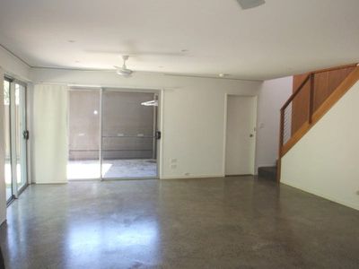 1 / 16 Boondoon Crescent, Ocean Shores