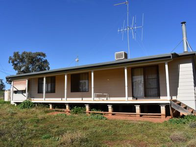65 Millers Lookout Road, Parkes
