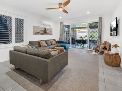 1 / 28 Armani Avenue, Pimpama