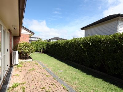 4 Woolaston Place, Flat Bush