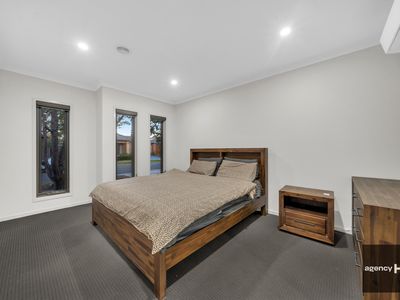 4 Lusitano Way, Clyde North