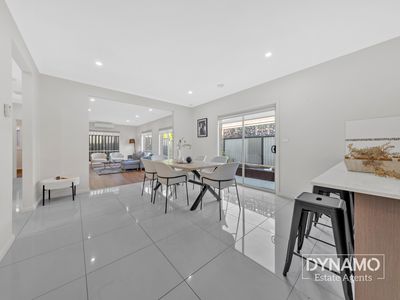 37 Viewside Crescent, Craigieburn