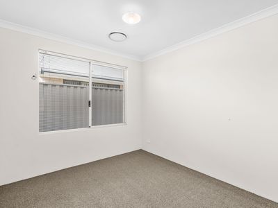 17 Desert Pea Loop, Piara Waters