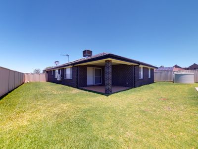 2 Abelia Court, Dubbo