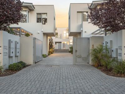 406C Canning Highway, Como