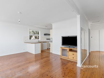 56 Sunset Strip, Manyana