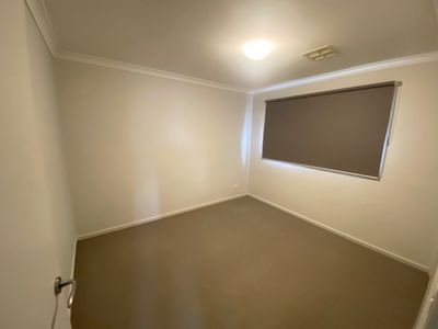 2 / 10 August Street, Werribee
