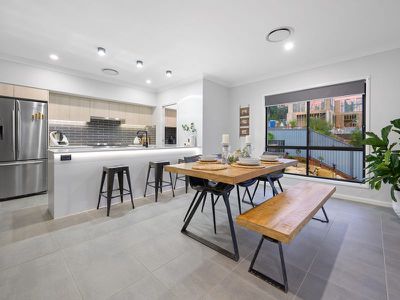 16 Erskine Street, Upper Coomera