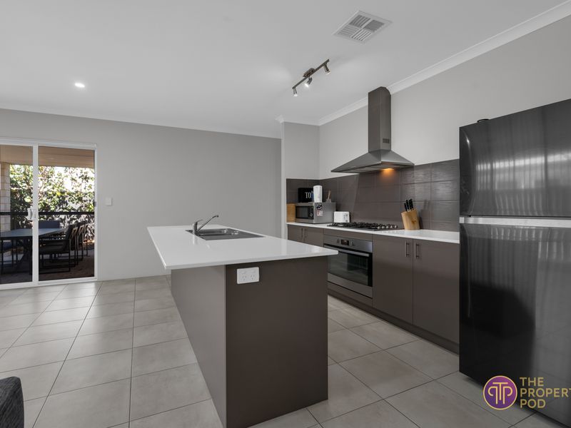 4 Sunstone Boulevard, Treeby