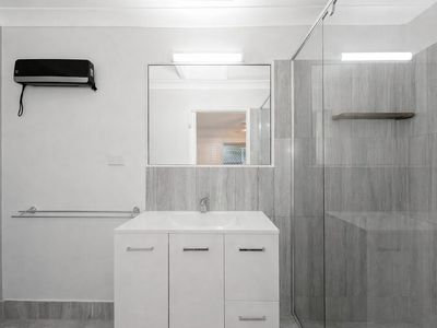 13 / 33-39 Hooker Boulevard, Broadbeach Waters