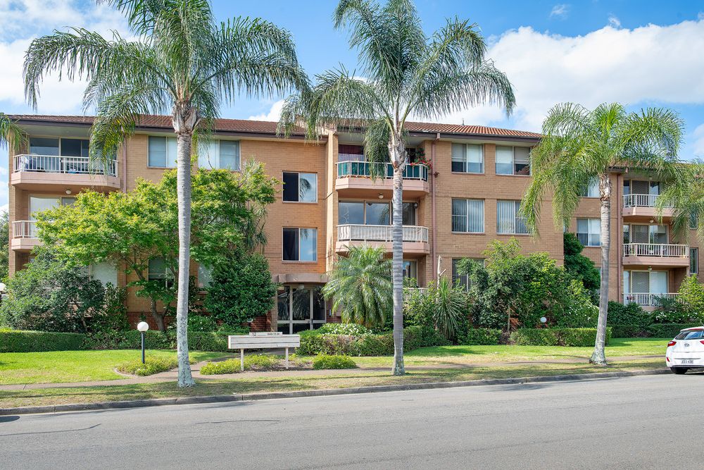 17 / 12 Frank Oliveri Drive, Chipping Norton
