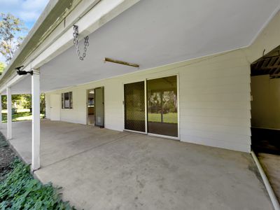 345 Midge Point Road, Bloomsbury