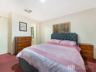 8 Mowbray Court, Berwick