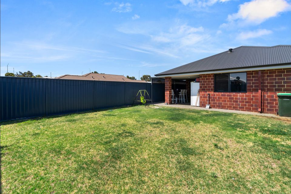 73 Pleasantview Parade, Baldivis