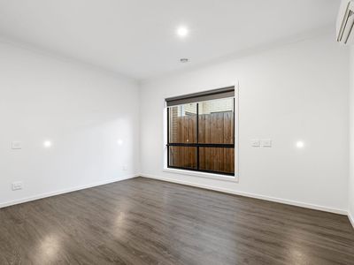 79 Plane Avenue, Mambourin