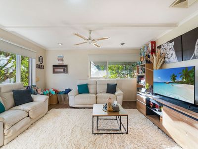 16 Dickens Road, Ambarvale