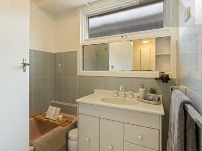 2 Donald St, Clayton