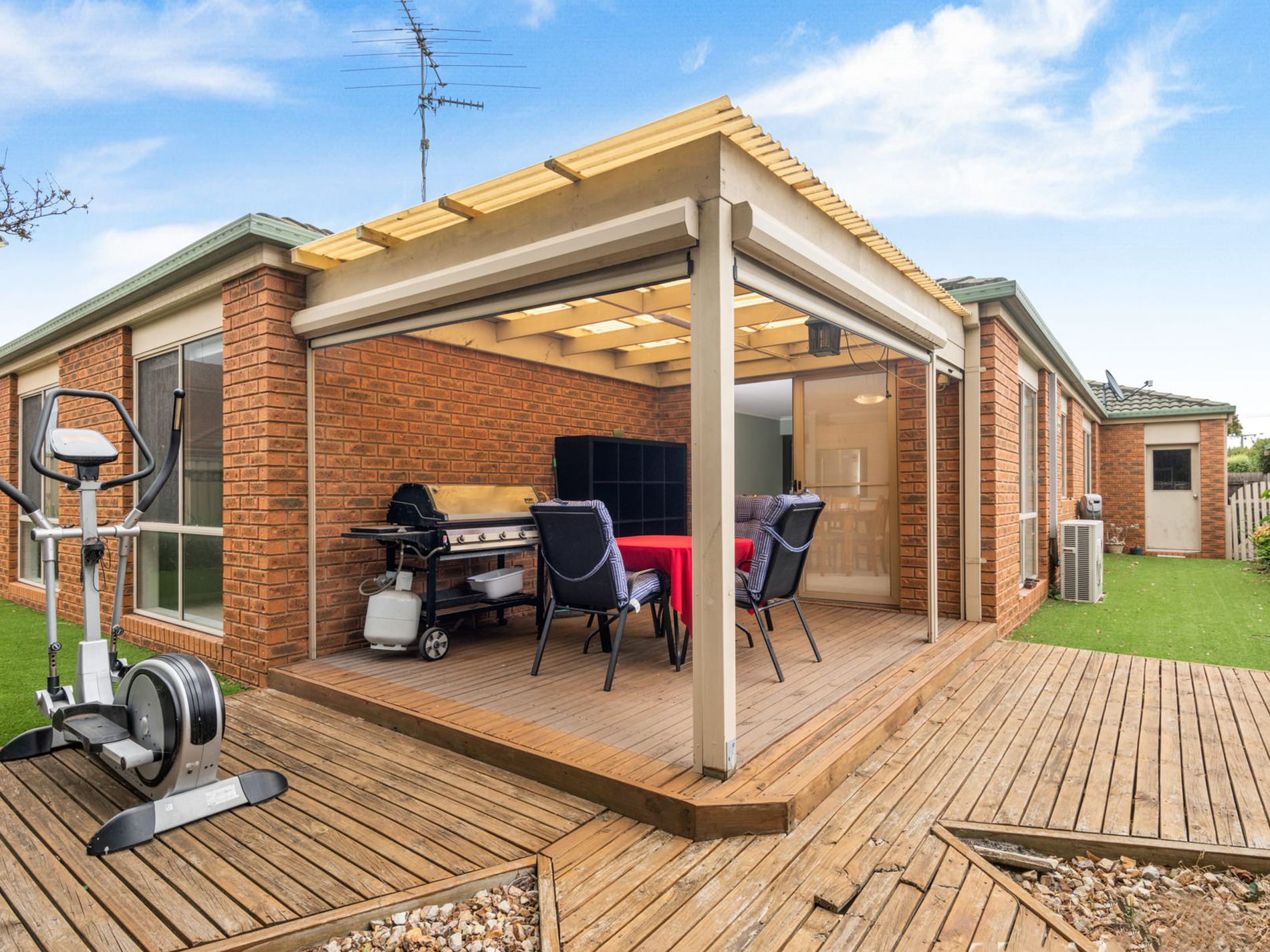 3 Trixia Place, Leopold