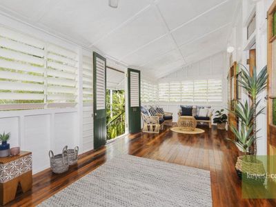 98 Stagpole Street, West End