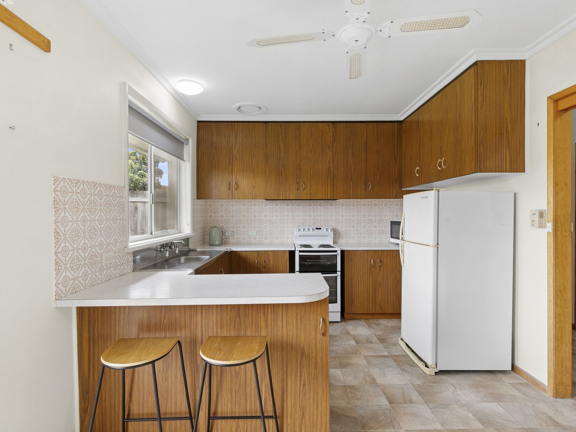 98 Kensington Road, Leopold