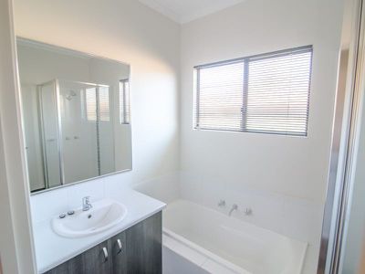 11 Boorthanna Crescent, Newman