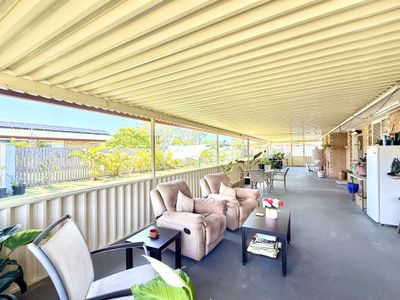 2 Merrilyn Court, Urangan