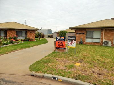 2 / 2 Lloyd Close, Kerang