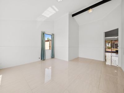 12 Placid Court, South Lake