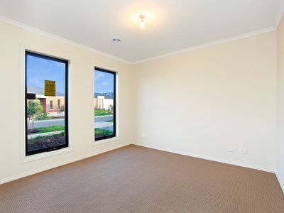 20 Valencia Circuit, Cranbourne