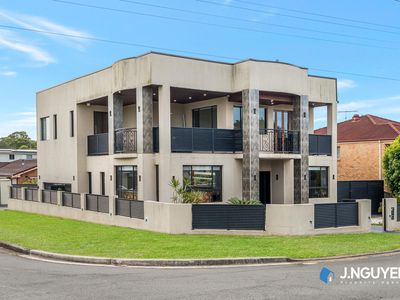 40 Oxford Street, Smithfield