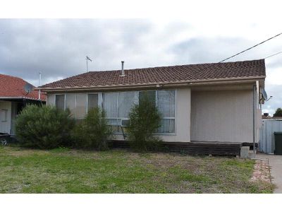 37 Hennessy Street, Horsham