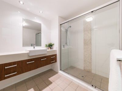 24 / 18 Seaview Drive, Airlie Beach