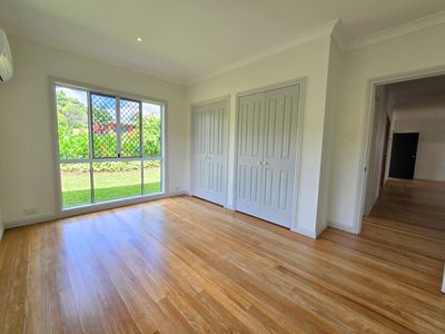 24 Crouch Avenue, Atherton