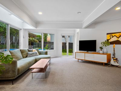 556 Beach Road, Rothesay Bay