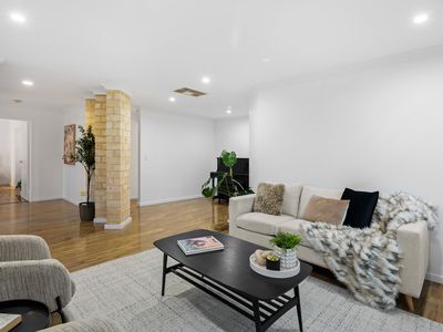 20 Ten Seldam Circle, Winthrop