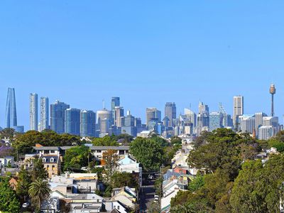 902 / 5 Sterling Circuit, Camperdown