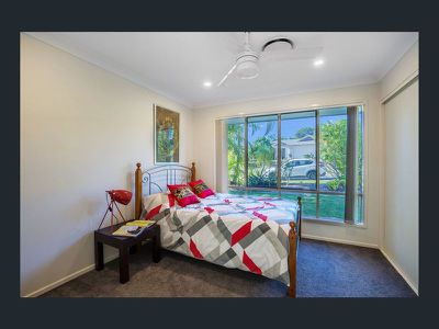 7 Rainbow Circuit, Coomera Waters