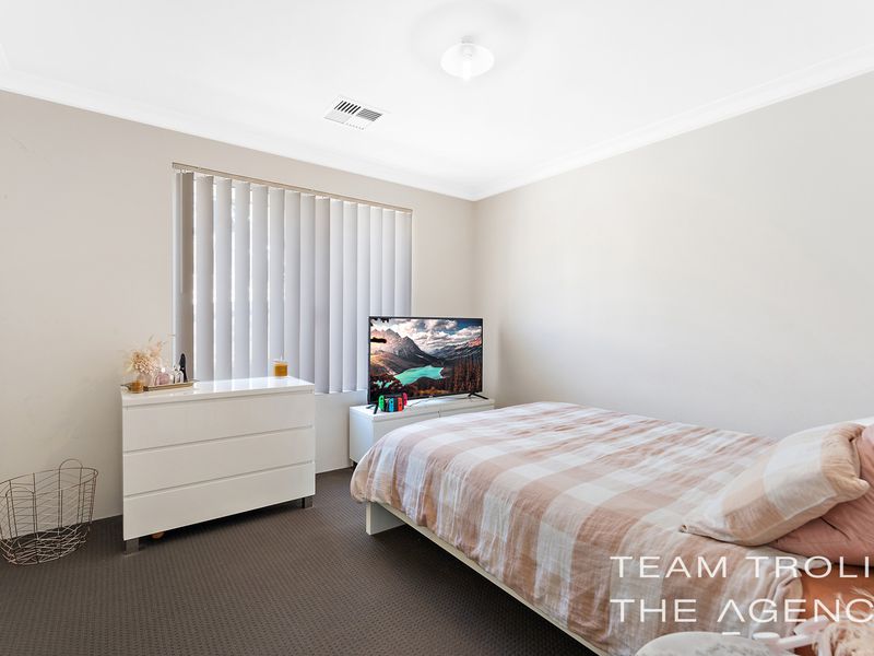 9 Riverina Parade, Lake Coogee