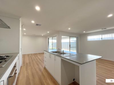 3 Kenton Way, Ravenswood