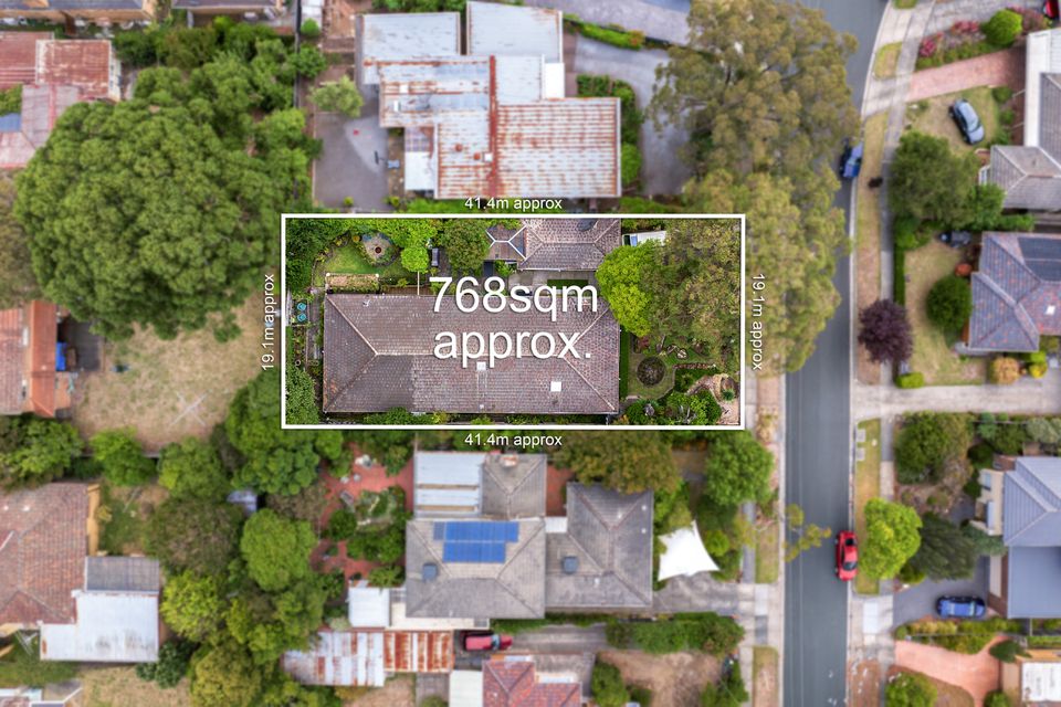 9 Blue Hills Avenue, Mount Waverley