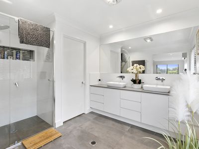 19 Greenside Court, Peregian Springs