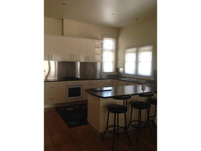 3 Lascelles Avenue, Manifold Heights