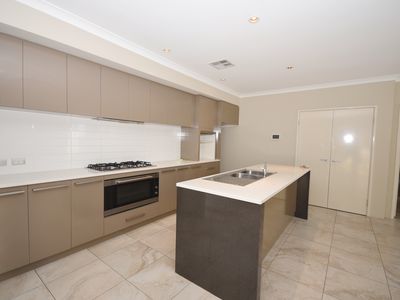 84 Congenial Loop, Atwell