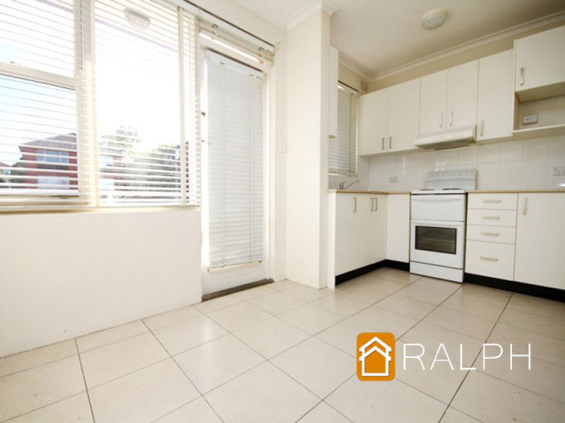 8 / 14 Colin Street, Lakemba