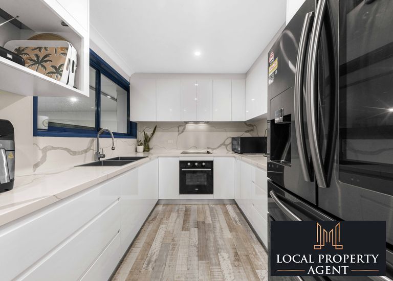 5 Collis Place, Minto
