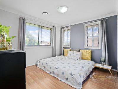 4 / 61 Portico Parade, Toongabbie